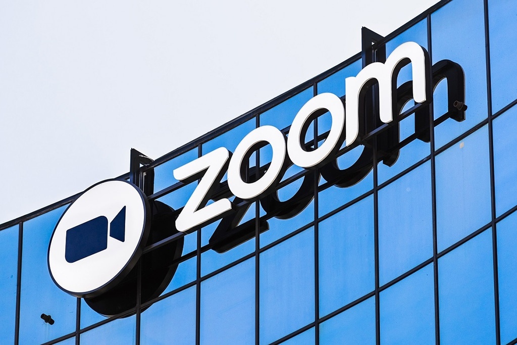 Semler Chair Advises Zoom to Adopt Bitcoin Strategy After Own Success
