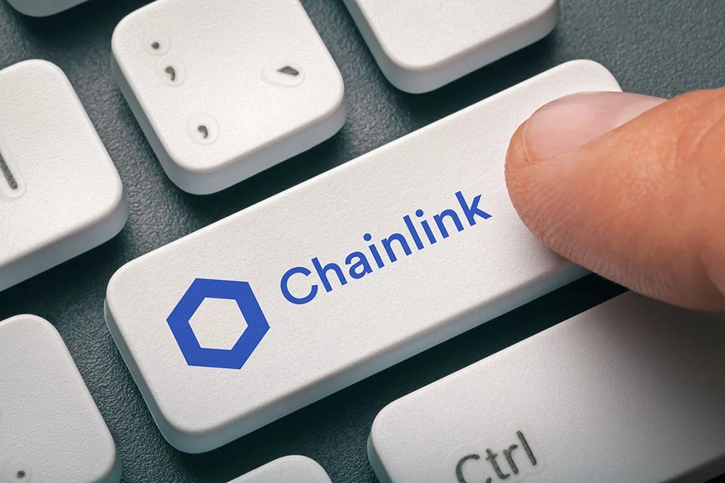 Chainlink Price Prediction: LINK Price on Cusp of 30% Capitulation Amid Fading Whale Activity
