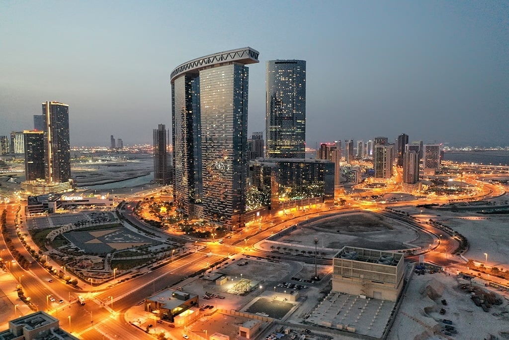 Abu Dhabi Invests $437M in BlackRock Bitcoin ETF Through Mubadala Fund
